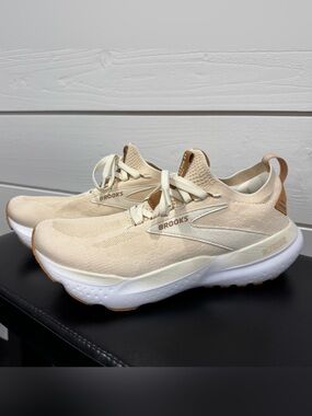 Brooks Glycerin 21 StealthFit Running Shoes Cream Women’s 9.5